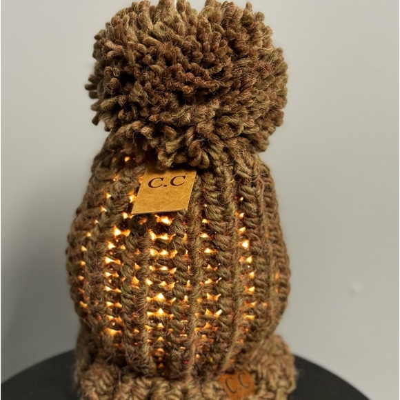 CC Beanie - Picture 2 of 4